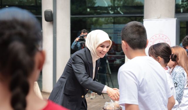 Bakan Göktaş, Devlet Himayesindeki Başarılı Sporcu Gençlerle Festivalde Buluştu