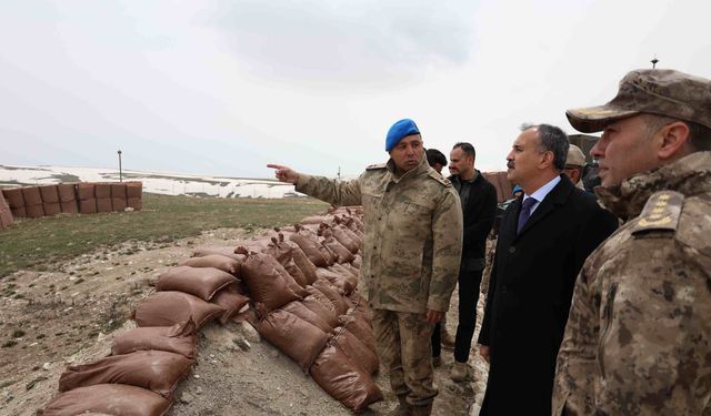 Terörün izlerinin silindiği Tendürek’te bayram nöbetindeki kahramanlar unutulmadı