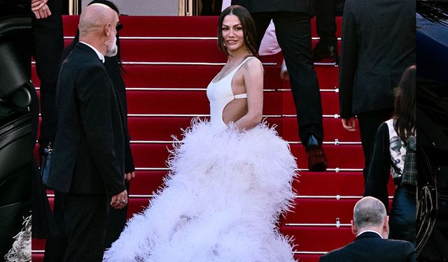 Demet Özdemir Trendyolmilla imzasıyla Cannes kırmızı halısında