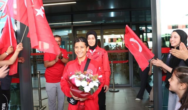 Kuala Lumpur’da Ayşegül Açık’tan dünya şampiyonluğu