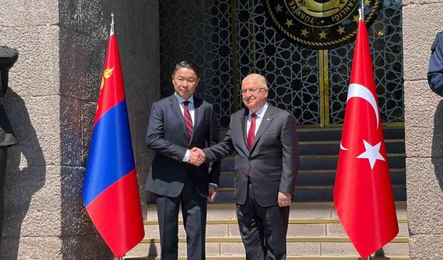 Bakan Güler, Moğolistan Savunma Bakanı Damba ile bir araya geldi