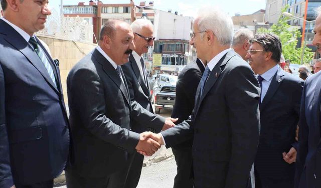 Bakan Uraloğlu'nun Hakkari temasları