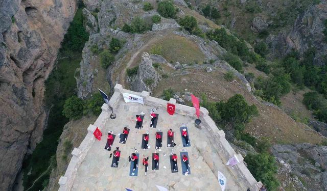 Cehennem Deresi Kanyonu'nda dünya yoga günü etkinliği