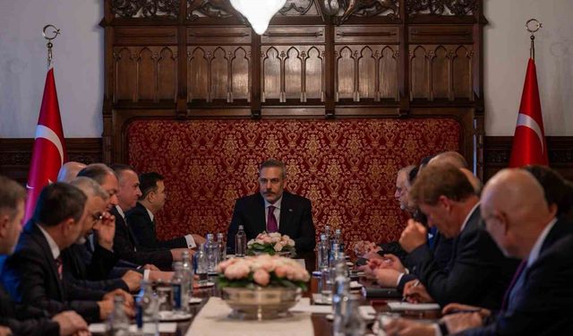 Dışişleri Bakanı Fidan, Rusya'da Türk iş adamlarıyla buluştu