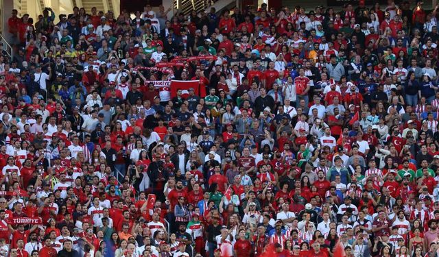 Türkiye - Paraguay maçını 68 bin 827 taraftar takip etti