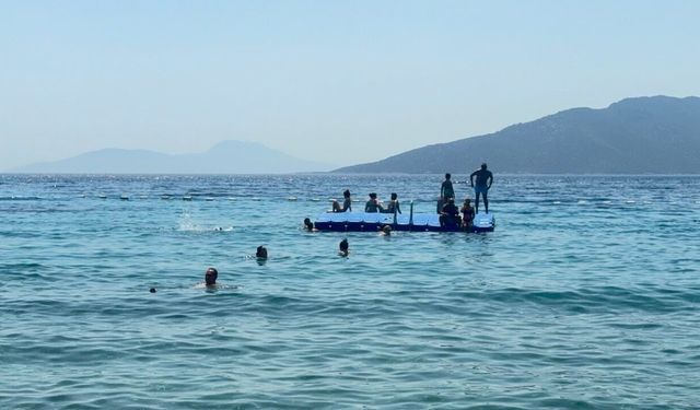 Okullar kapandı, Bodrum sahilleri doldu