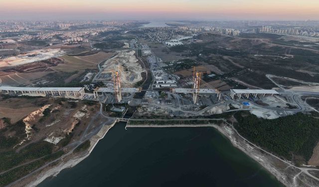 Kanal İstanbul'un İlk Köprüsünde Dev Adım: 250 Tonluk Tabliyeler Havada