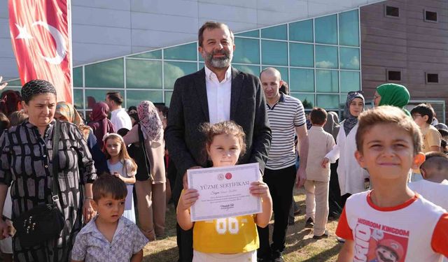 600 çocuk Gürsu'da yüzmeyi öğrendi