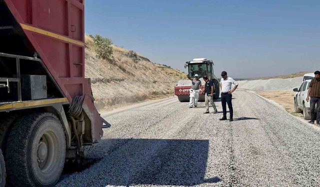 Akçadağ Belediyesi asfalt mesaisini sürdürüyor