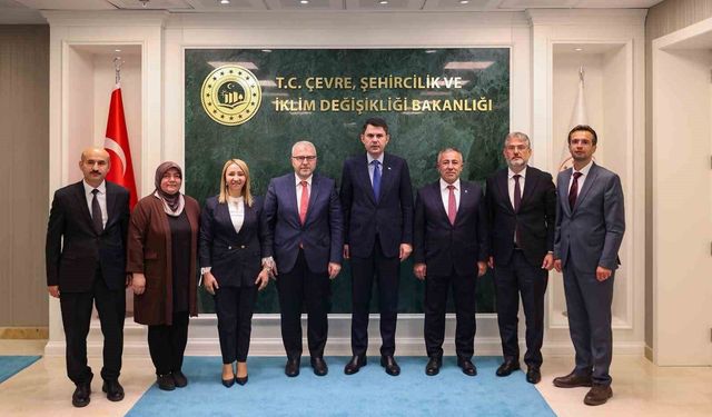 Bilecik heyeti Bakan Kurum'la yatırımları masaya yatırdı