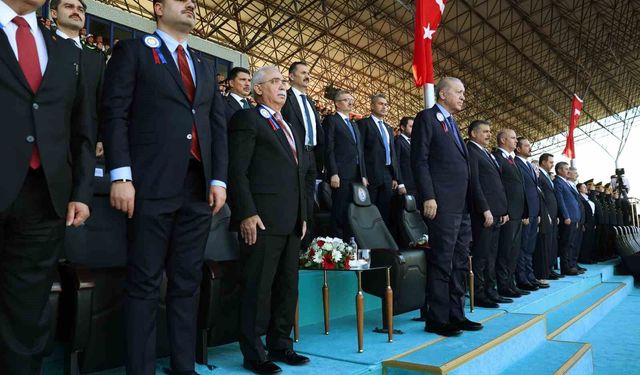 Cumhurbaşkanı Erdoğan: 'Birileri 30 yıl öncesinin kodları içinde gelişmeleri ele almaya çalışırken, biz yeni sistemin kutup başlarından biri olmak için ne gerekiyorsa onu yapıyoruz'
