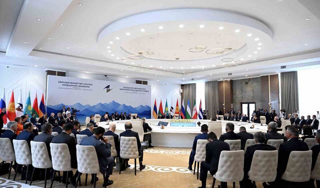 Paşinyan: 'Ermenistan ile AB ilişkilerinde, AEB içindeki ve kapsamındaki ilişkilerde sahip olduğumuz statüye aykırı gelen herhangi bir hukuki, ekonomik ya da siyasi yükümlülük yoktur'