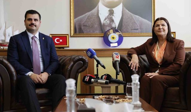 AK Parti'li İnan'dan belediye başkanlarına tarihi çağrı: 'İzmir için cesur olun!'