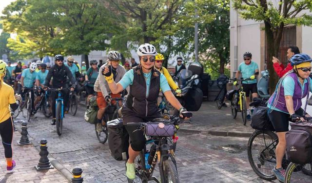 Mavi ve yeşilin arasında 5 günlük bisiklet yolculuğu başladı