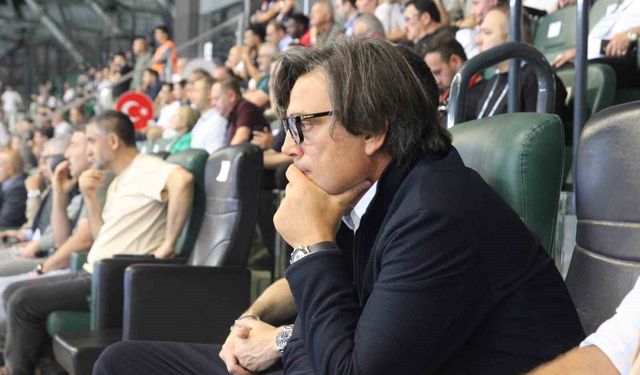 Vincenzo Montella, Kocaelispor-Samsunspor maçını tribünden takip ediyor