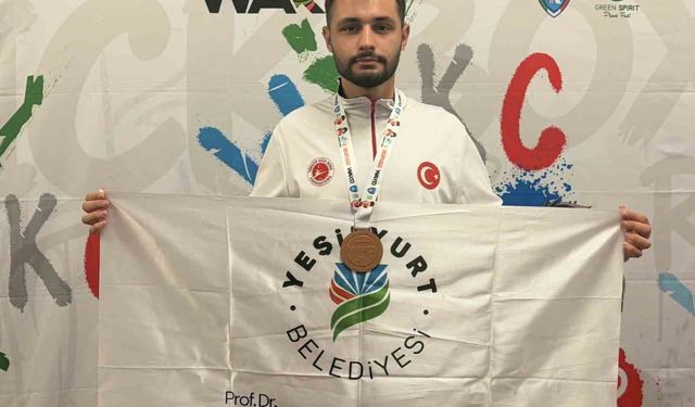 Yeşilyurt Belediyesporlu Ömer Faruk Yılmaz dünya üçüncüsü oldu