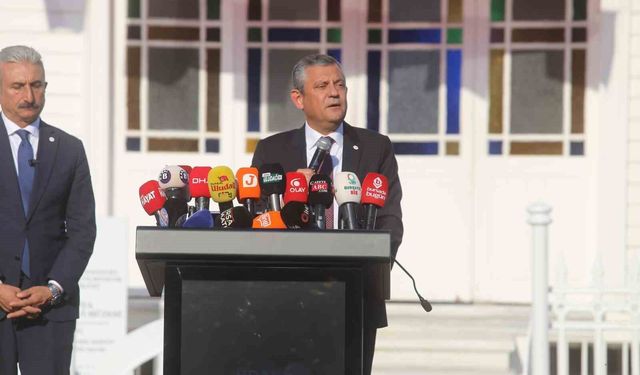 Özgür Özel, Mudanya'da vatandaşlarla buluştu