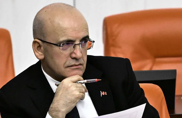 Bakan Şimşek: "İhracat nisanda takvim etkisinin katkısıyla yıllık yüzde 22,3 arttı"