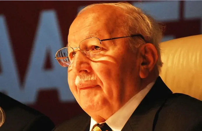 Necmettin Erbakan mezarı başında anıldı