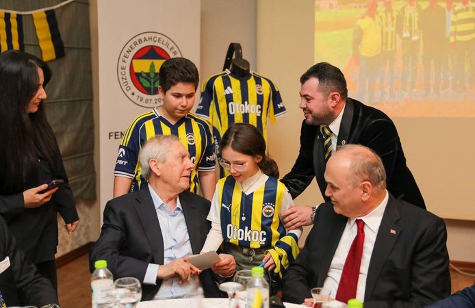 Fenerbahçeliler Düzce'de Buluştu: Geleneksel İftara Dev Katılım