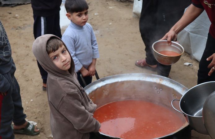 Gazze’de Ateşkes Açlığı Bitirmedi: Çocuklar Yaşam Savaşı Veriyor