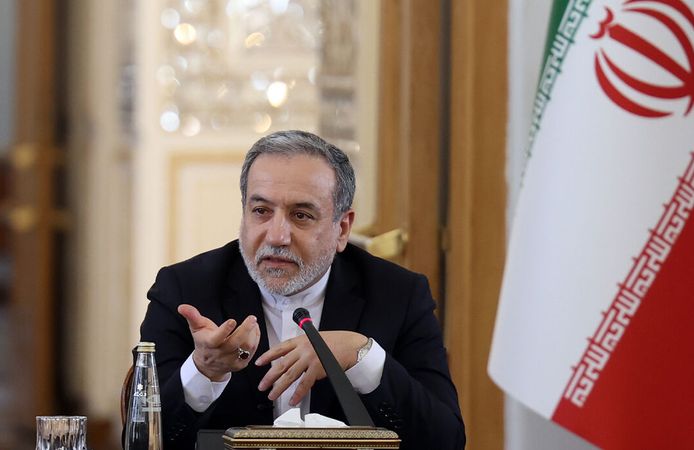 İran Dışişleri'nden Açıklama: Bir iki gün içinde bir dini lider seçilecek