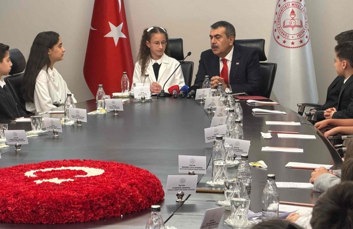 Milli Eğitim Bakanlığı’nda 23 Nisan’da anlamlı devir teslim