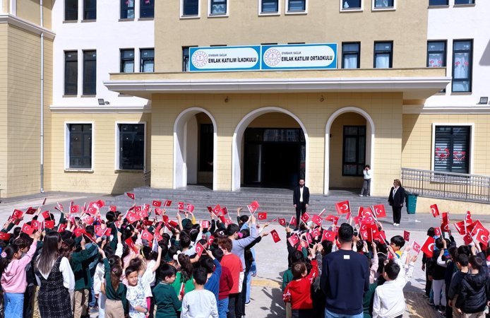 Bakan Kurum’dan 23 Nisan’da deprem bölgesi paylaşımı