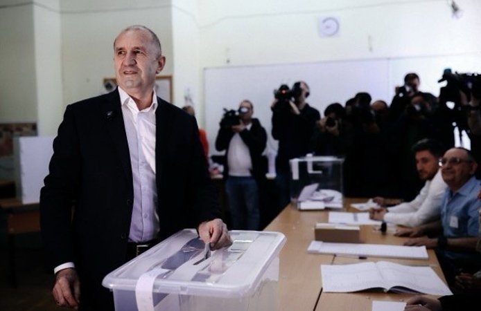 Bulgaristan’da halk son 5 yılın sekizinci genel seçimi için sandık başında
