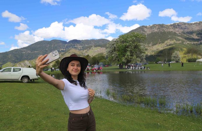 Artvin'de iki ay sonra kuruyacak göl için kilometrelerce yol geldiler