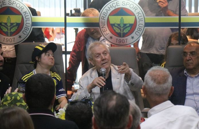 Aziz Yıldırım, Sakarya'da Fenerbahçeliler ile buluştu