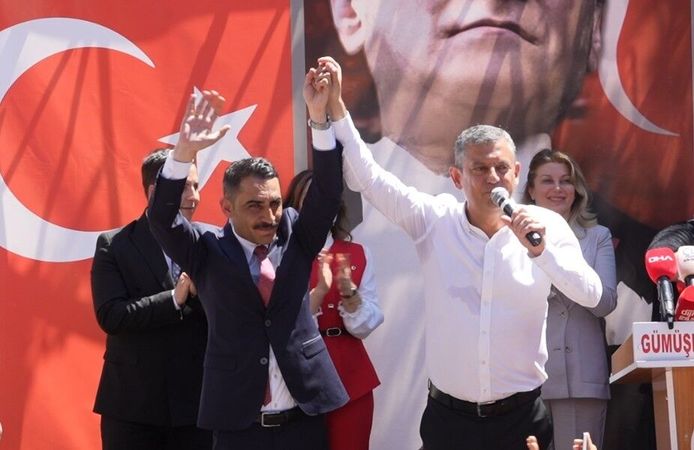 Özgür Özel Tekke'de konuştu
