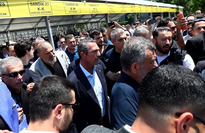Eski Başkan Ali Koç'tan Birlik Çağrısı: "Yeni Liderin Etrafında Birleşmeliyiz"