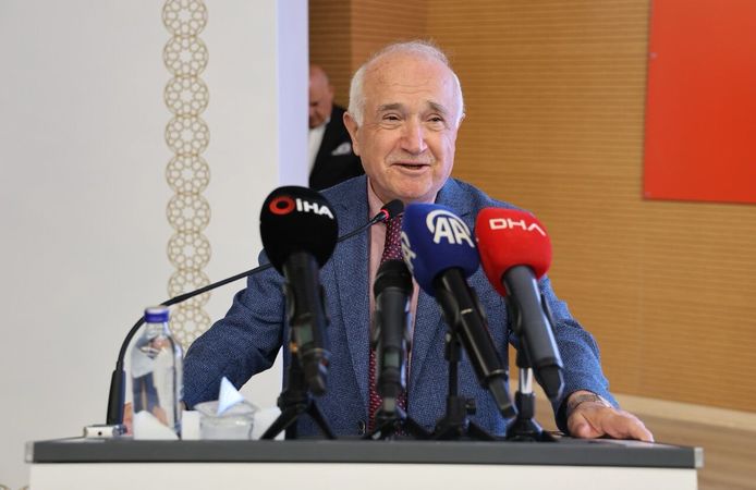 Cumhurbaşkanlığı Yüksek İstişare Kurulu Üyesi Çiçek: "Yeteri kadar kaliteli kanun çıkaramıyoruz"