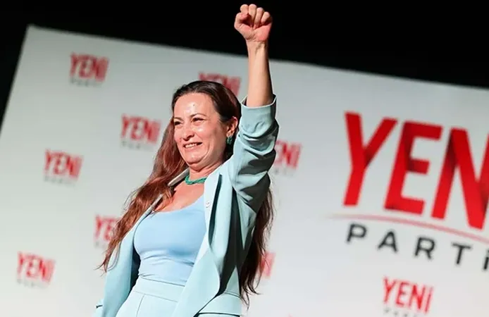 Yeni Parti Manisa İl Başkanı İlksen Özalper gözaltına alındı