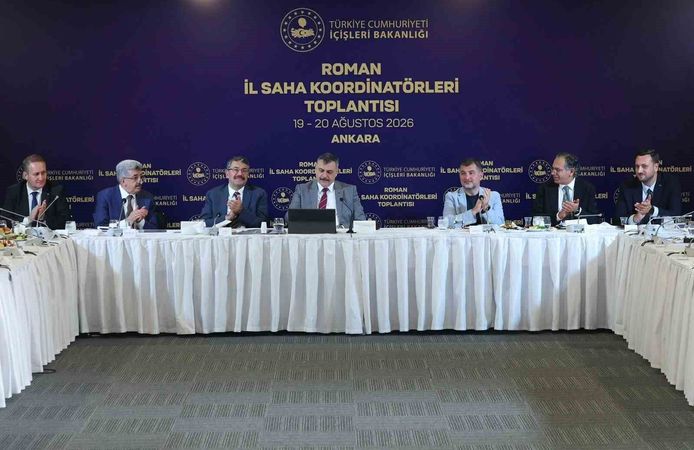 Bakan Çiftçi: 'Kapımız da gönlümüz de bütün Roman kardeşlerimize her daim açıktır'