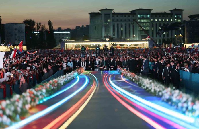 Cumhurbaşkanı Erdoğan: 'Allah ömür ve sağlık verirse daha nice yıllar Türkiye'ye hizmet mücadelesi içinde olacağım'