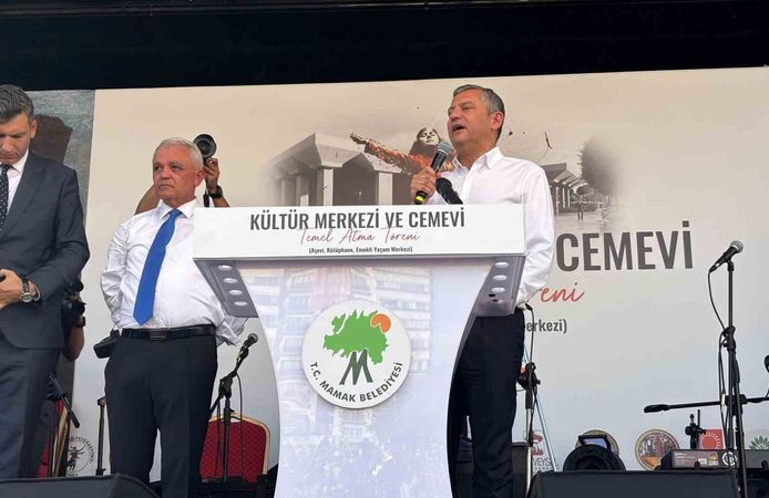 YENİ Parti Genel Başkanı Özel: 'Birlikte yeni bir yola çıktık'