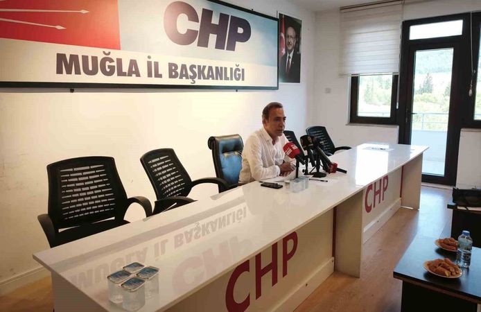 CHP Genel Başkan Yardımcısı Berhan Şimşek Muğla'da görevinden istifa etti