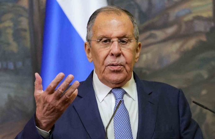 Lavrov: 'Zelenskiy sürekli seyahat ediyor, hiçbir zaman ülkesinde bulunmuyor'