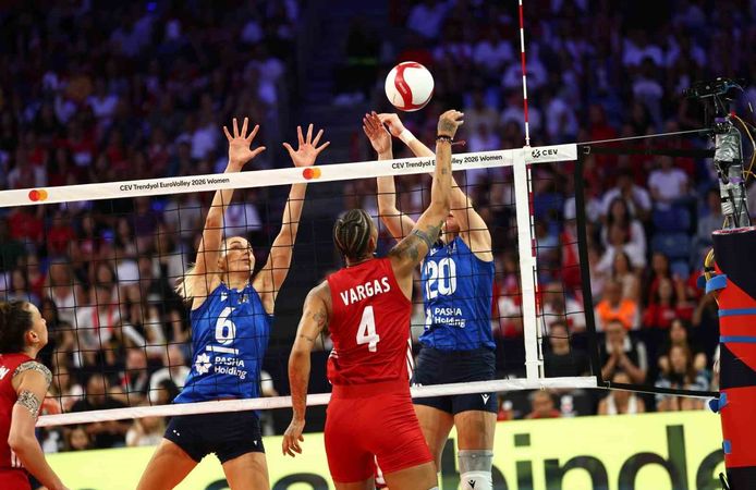 Milliler, CEV Avrupa Şampiyonası'nda çeyrek finale yükseldi