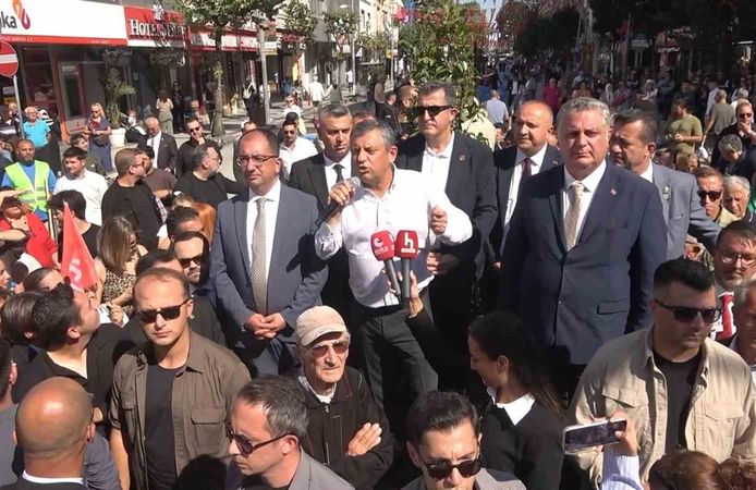 Özgür Özel: 'Çiftçiye geçim garantisi vereceğiz'