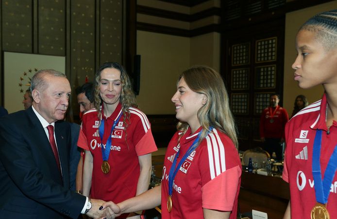 Filenin Sultanları Külliye’de! Erdoğan’dan şampiyonlara övgü