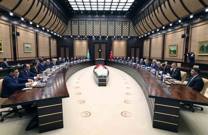 Cumhurbaşkanı Erdoğan, Kazakistan Cumhurbaşkanı Tokayev ile görüştü