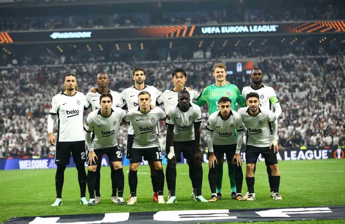 Kartal'ın Dolmabahçe'de bileği bükülmüyor