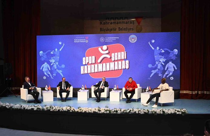 Türk futbolunun efsane isimleri, spor şehri Kahramanmaraş'ta buluştu