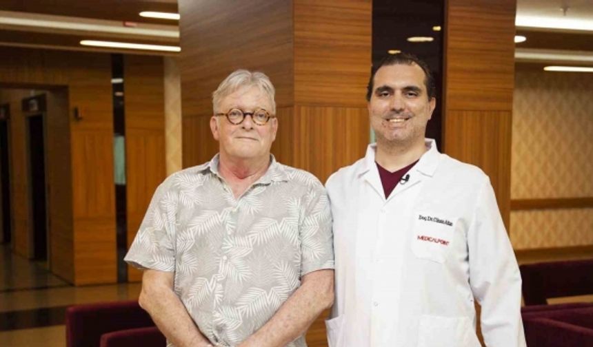 Hollandalı psikoloğa hem stent hem kalp pili takıldı