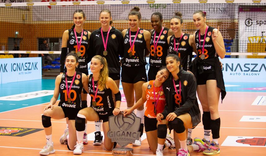 Eczacıbaşı Dynavit, ‘Voleybolun Devleri’ turnuvasını tamamladı