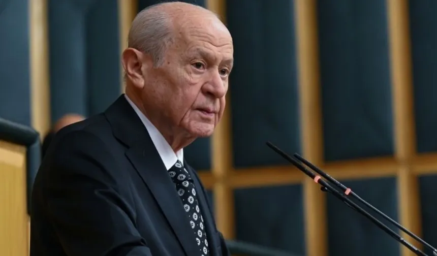 MHP lideri Bahçeli: “Darbe anayasası Türkiye’ye layık değildir”