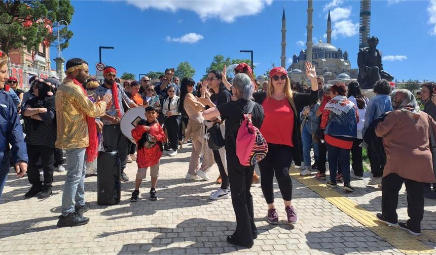 Edirne Selimiye Meydanı'na turist akını